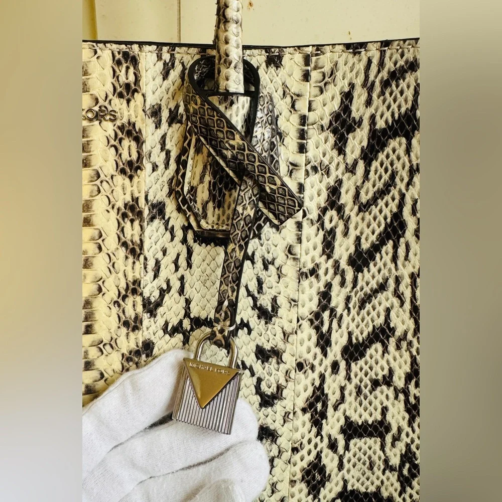 Set of 2 Michael Kors Snakeskin tote with Matching Long Wallet Shoulder Strap - Picture 12 of 15
